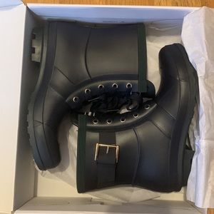 Tommy Hilfiger medium blue rain boots size 8.